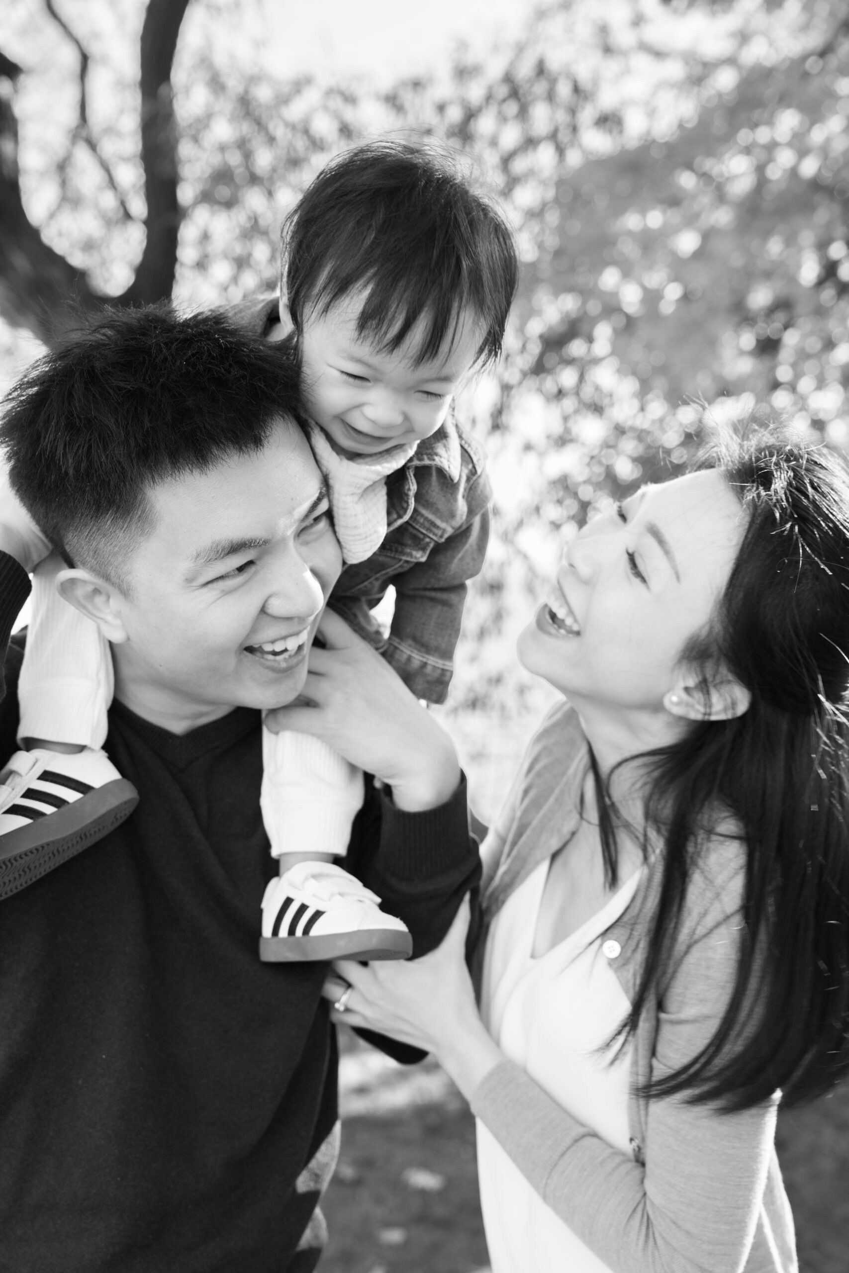 family spring mini sessions Burlington Ontario